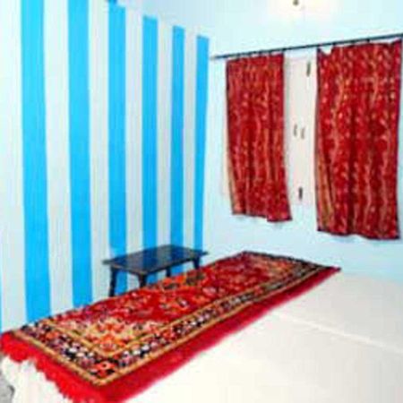 Elvis Guest House Варанаси Екстериор снимка