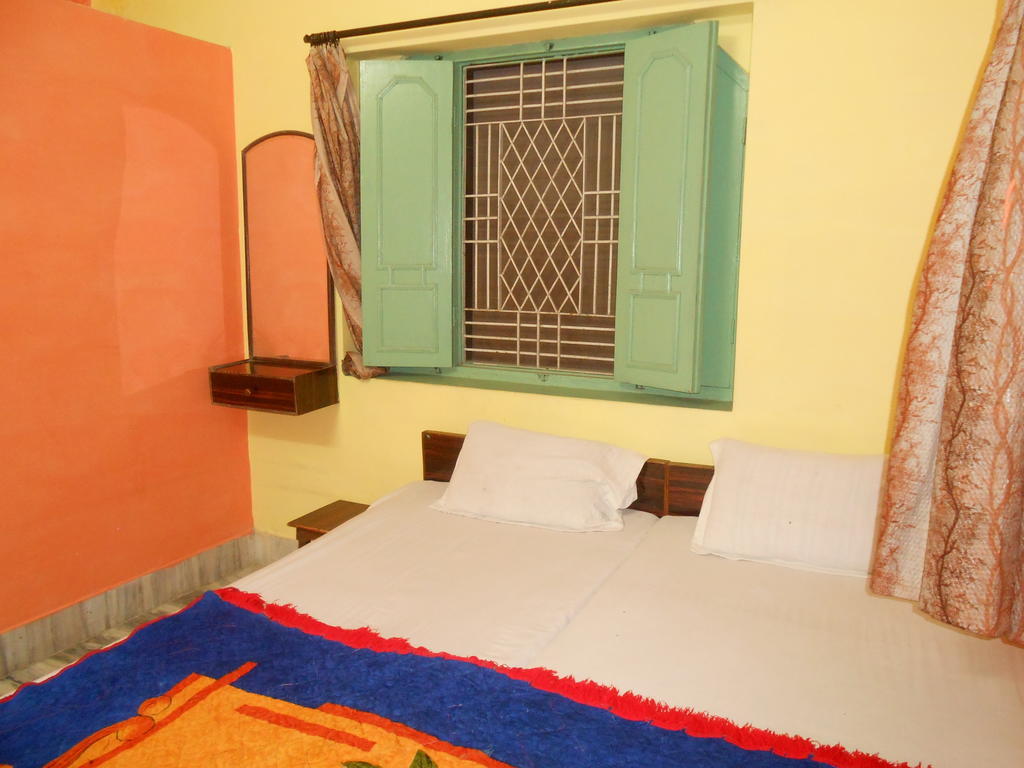 Elvis Guest House Варанаси Стая снимка