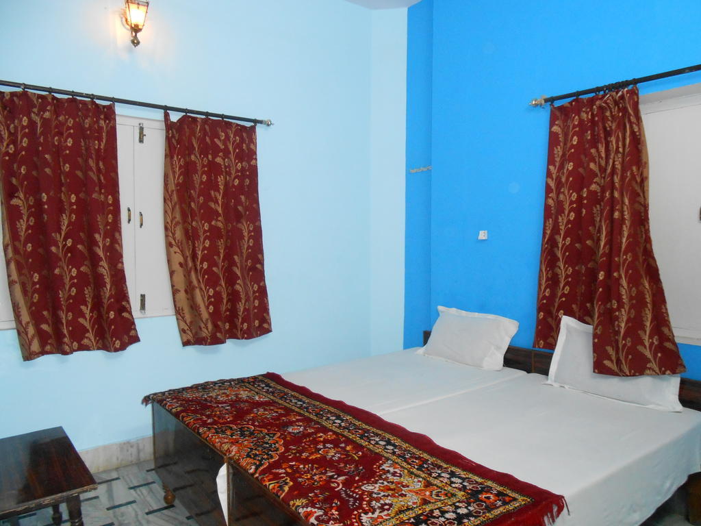 Elvis Guest House Варанаси Стая снимка