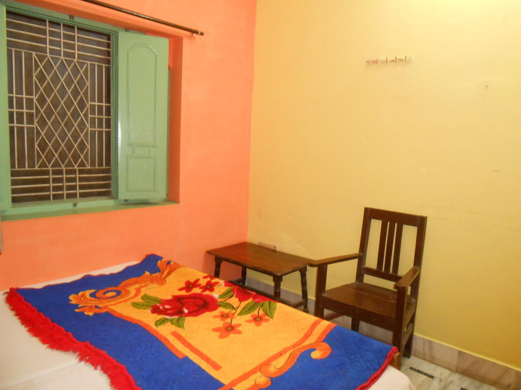 Elvis Guest House Варанаси Екстериор снимка