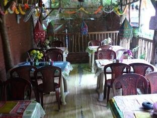Elvis Guest House Варанаси Екстериор снимка