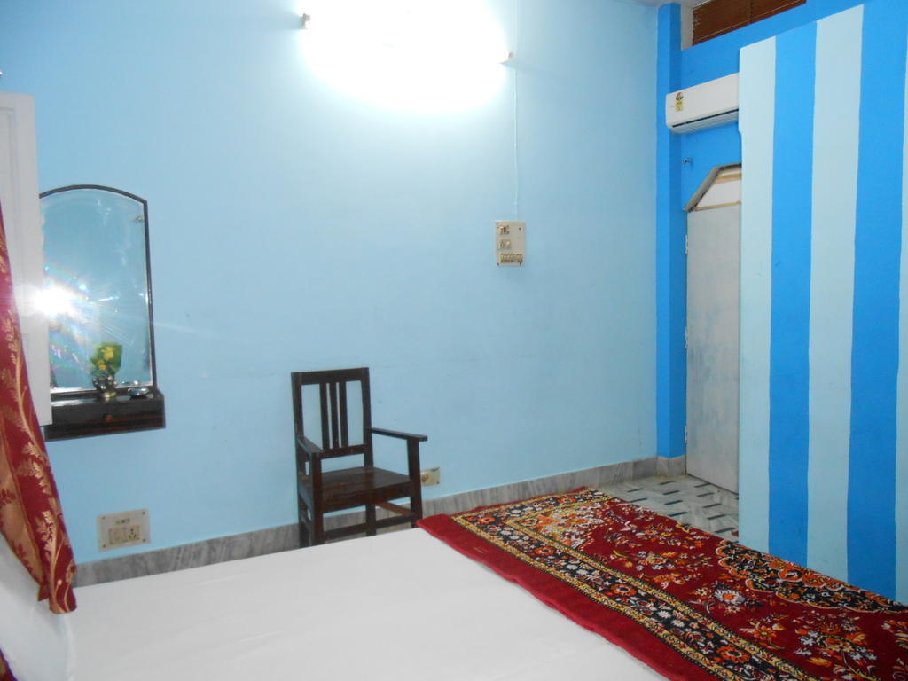 Elvis Guest House Варанаси Екстериор снимка